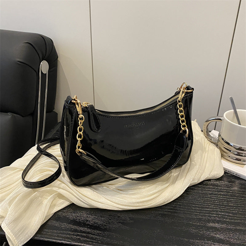 Glänzende lackierte Leder Crossbody-Handtasche
