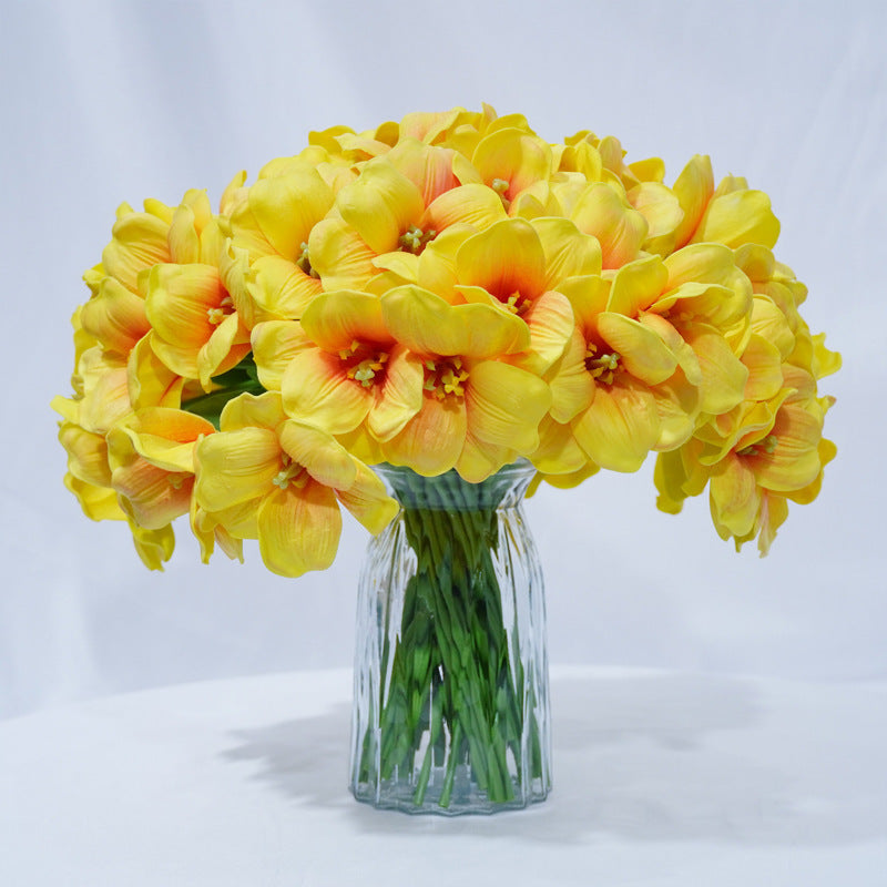 Lebensechter Gelber Blumenstrauß