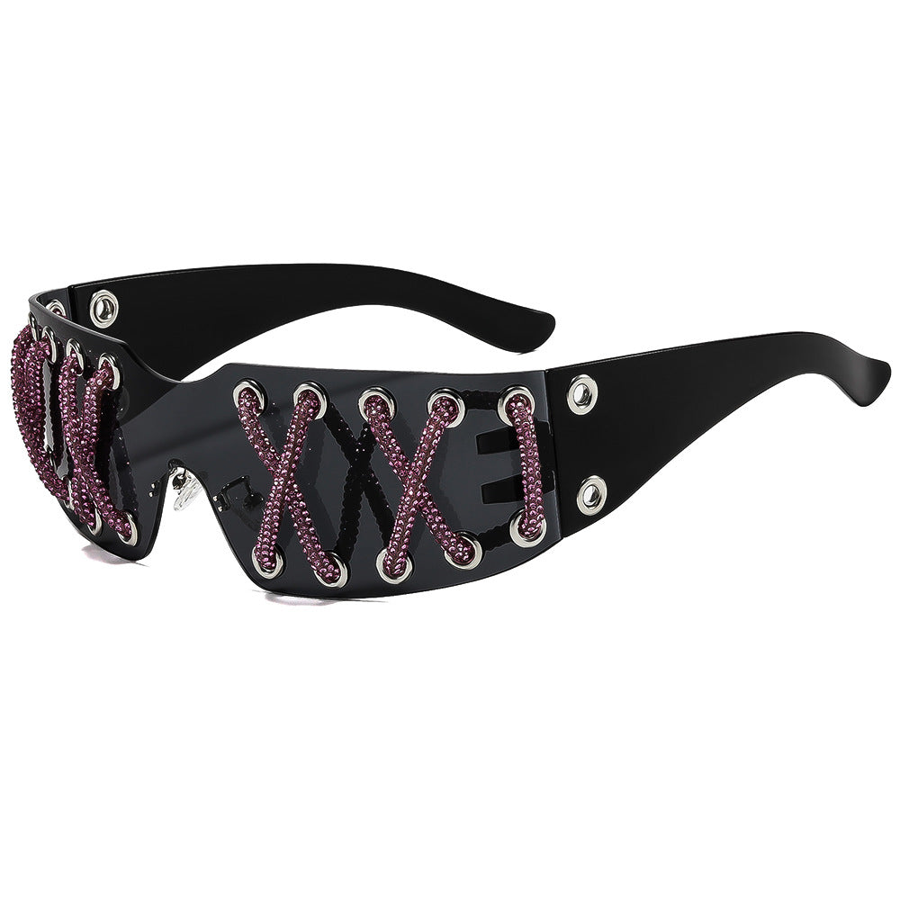 Damen futuristische Design-Sonnenbrille mit einzigartigem Dekor Brehn