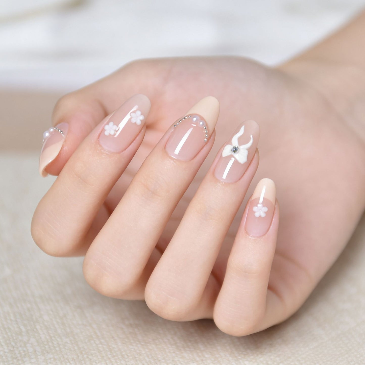 Elegante florale Press-On-Nagelkunst Brehn