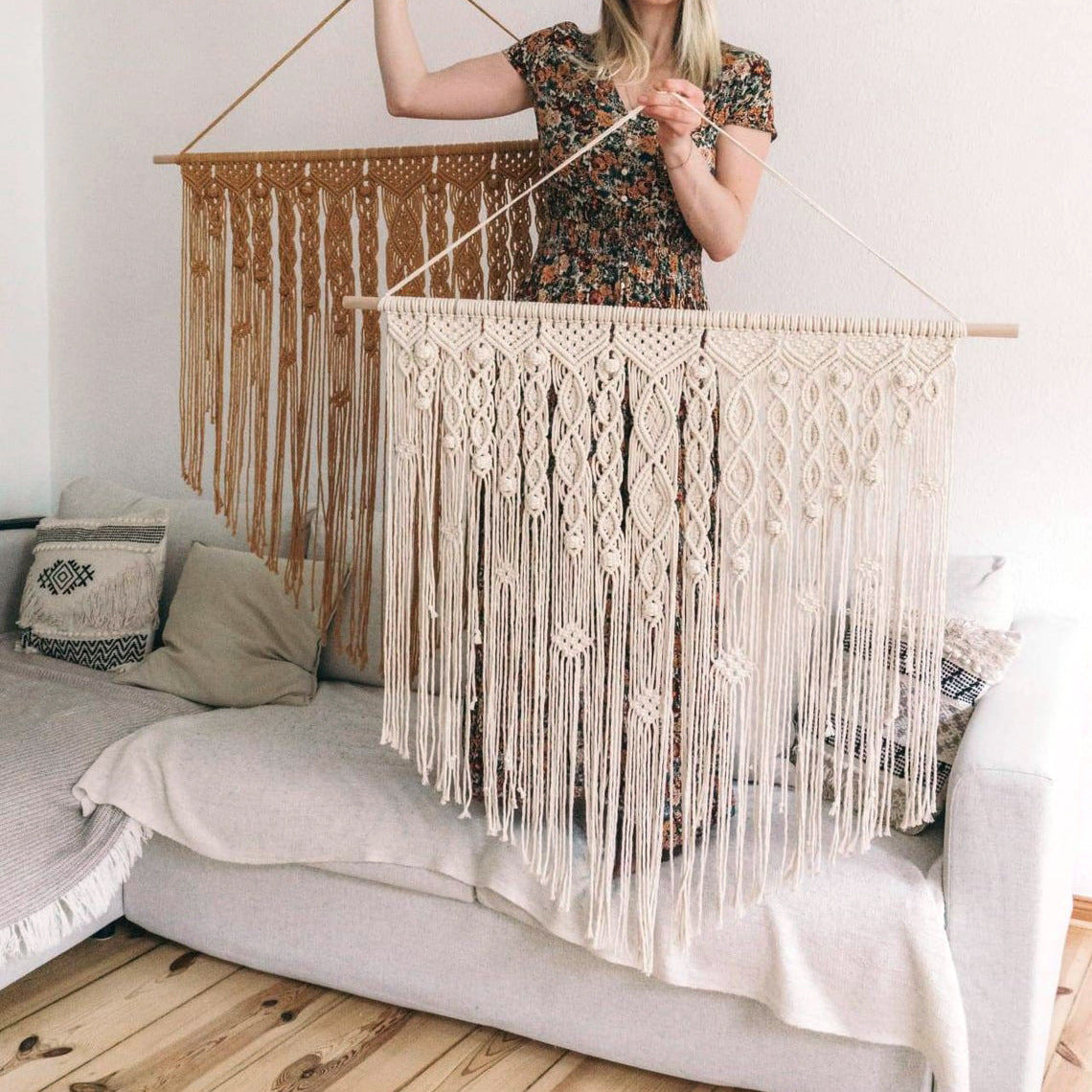 Elegante Makramee Wandbehängung mit künstlerischem Design