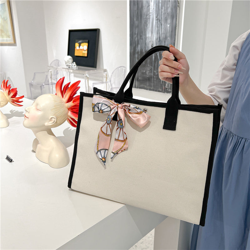 Geräumige Leinenshopper-Tasche mit dekorativem Band