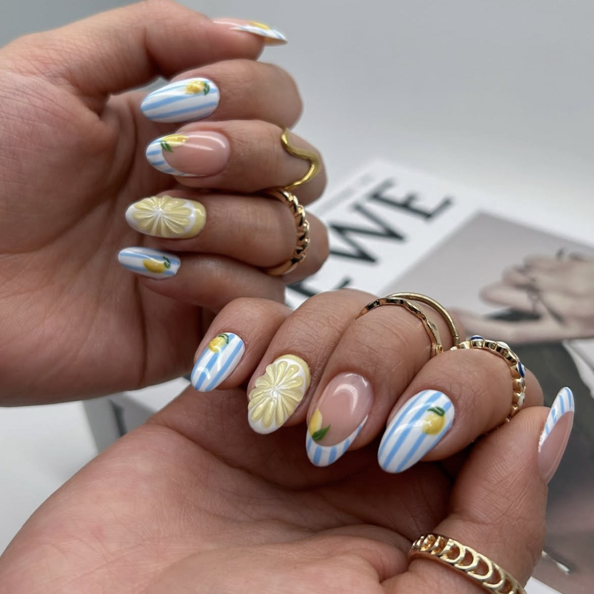 Kunstvolle Nagelkunst mit floralem und buntem Design Brehn