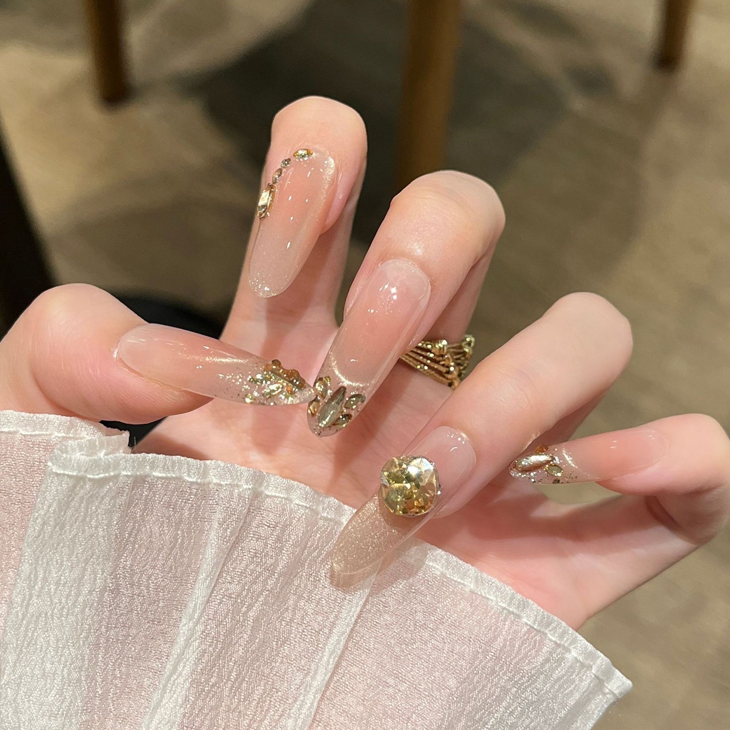 Elegante glitzerverzierte Press-On-Nagelverlängerungen Brehn