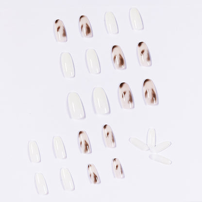 Kunstvolle Gel-Nägel mit elegantem Ombre-Effekt Brehn