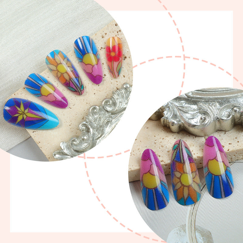 Künstlerisches Press-On-Nagelset mit floralen und geometrischen Mustern Brehn