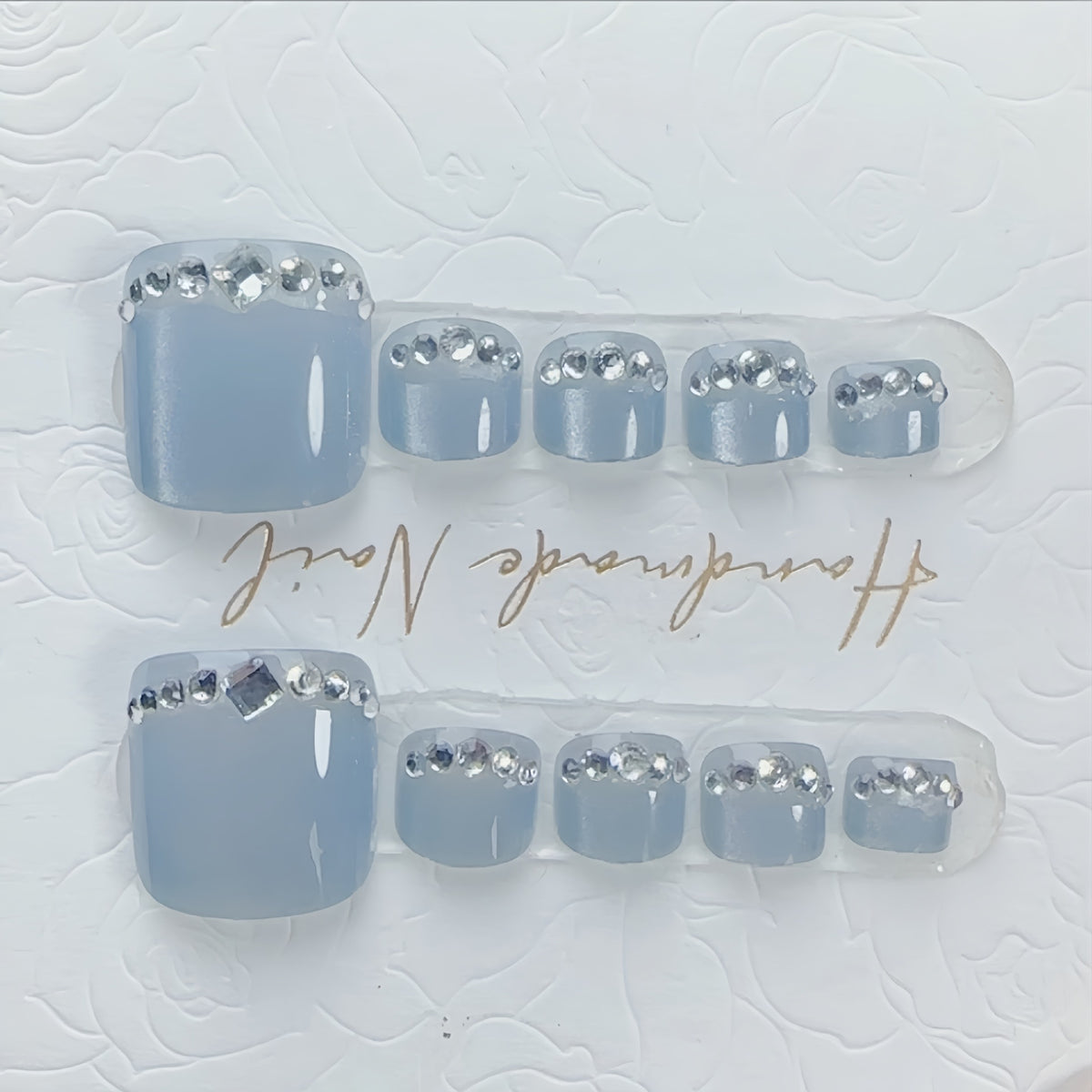 Elegante mit Strass verzierten Press-On Nails Brehn