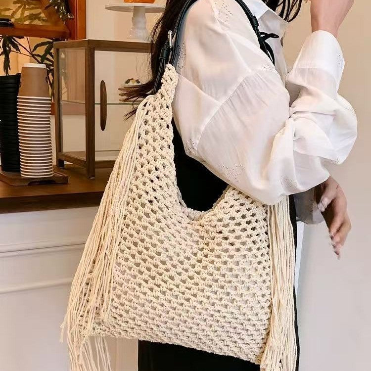 Damen Makramee Handtasche mit fransigen Details Brehn