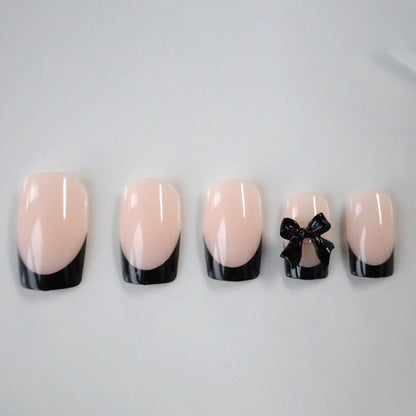 Elegantes Nagelkunstset mit Schleifenverzierung Brehn