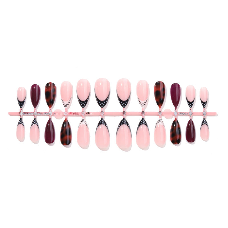 Premium dekorative Press-On Nail Set mit einzigartigen geometrischen Mustern Brehn