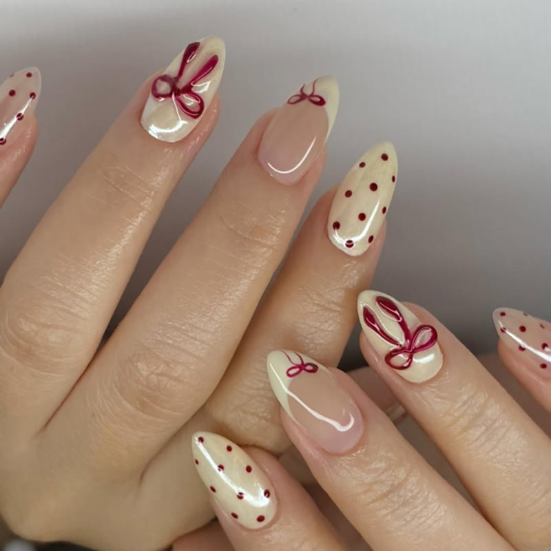 Kunstvolle Acryl-Nägel mit eleganten floralen Akzenten Brehn
