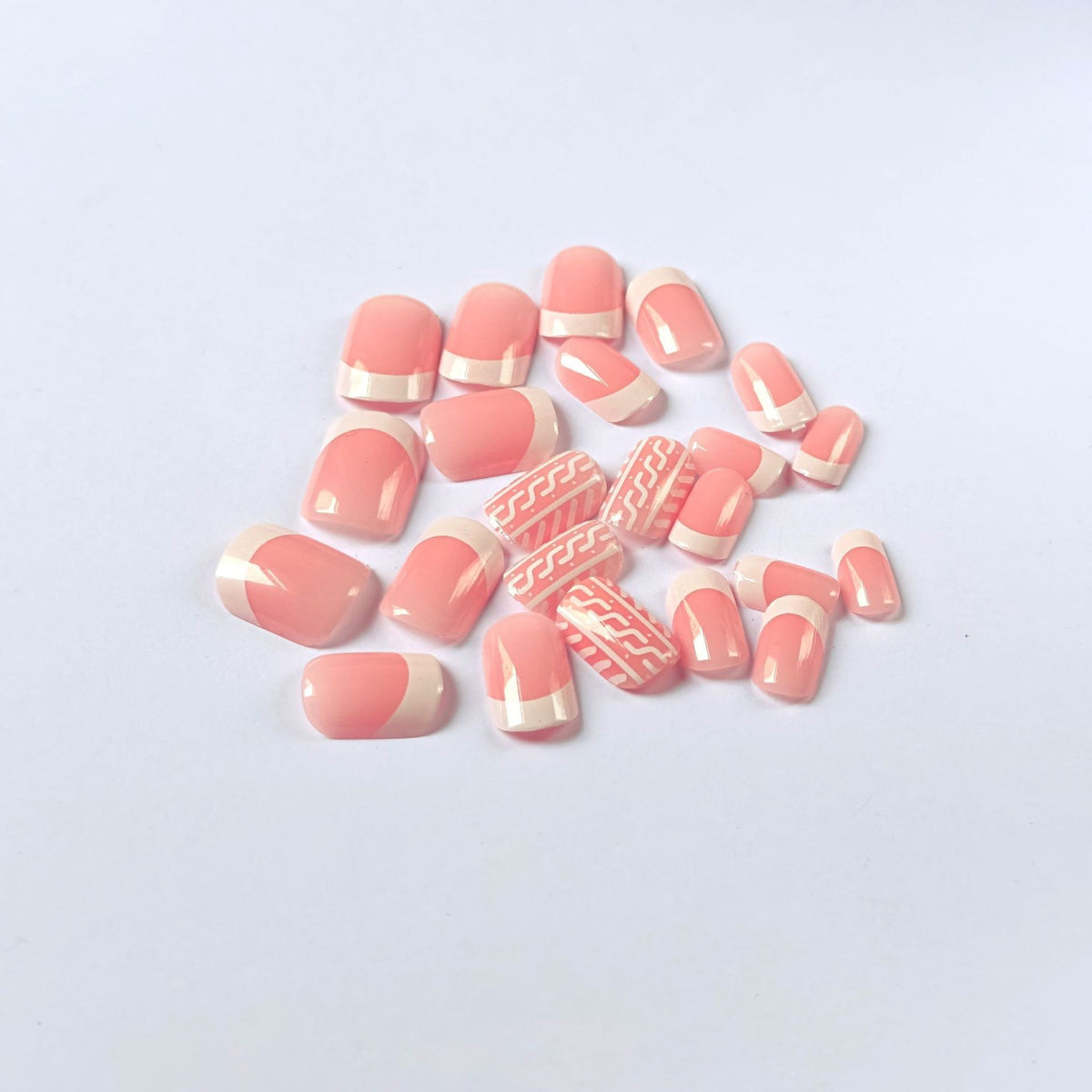 Elegantes French Tip Nageldesign-Kit