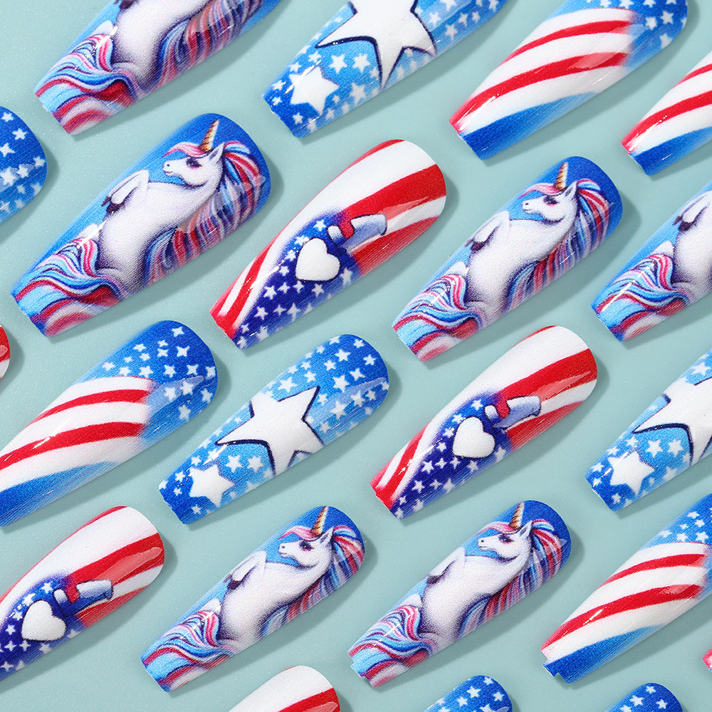 Kreative Kunstnägel mit patriotischen Motiven Brehn