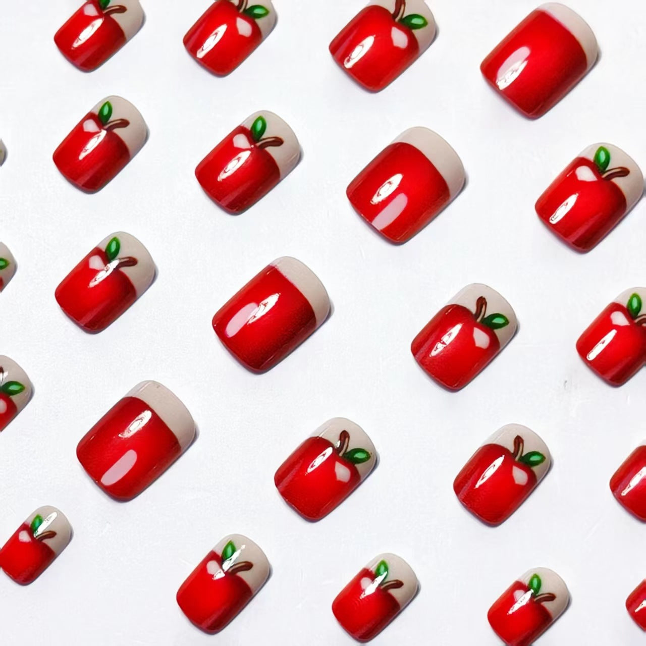 Kunstnägel mit Verspieltem Apfel-Motiv Brehn