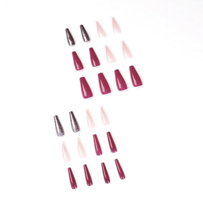 Kunstvolle Nagelverlängerungen mit Glamourösen Glitzereffekten Brehn