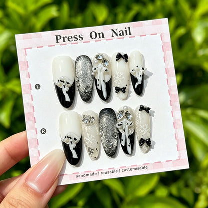 Anpassbare florale Press-On Nagelkollektion