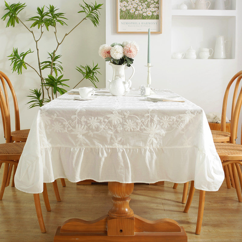 Bunte Tischdecke mit Blumenmuster