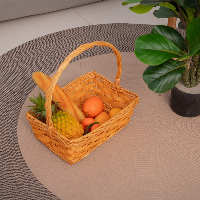 Handgefertigter Korb aus natürlichem Rattan