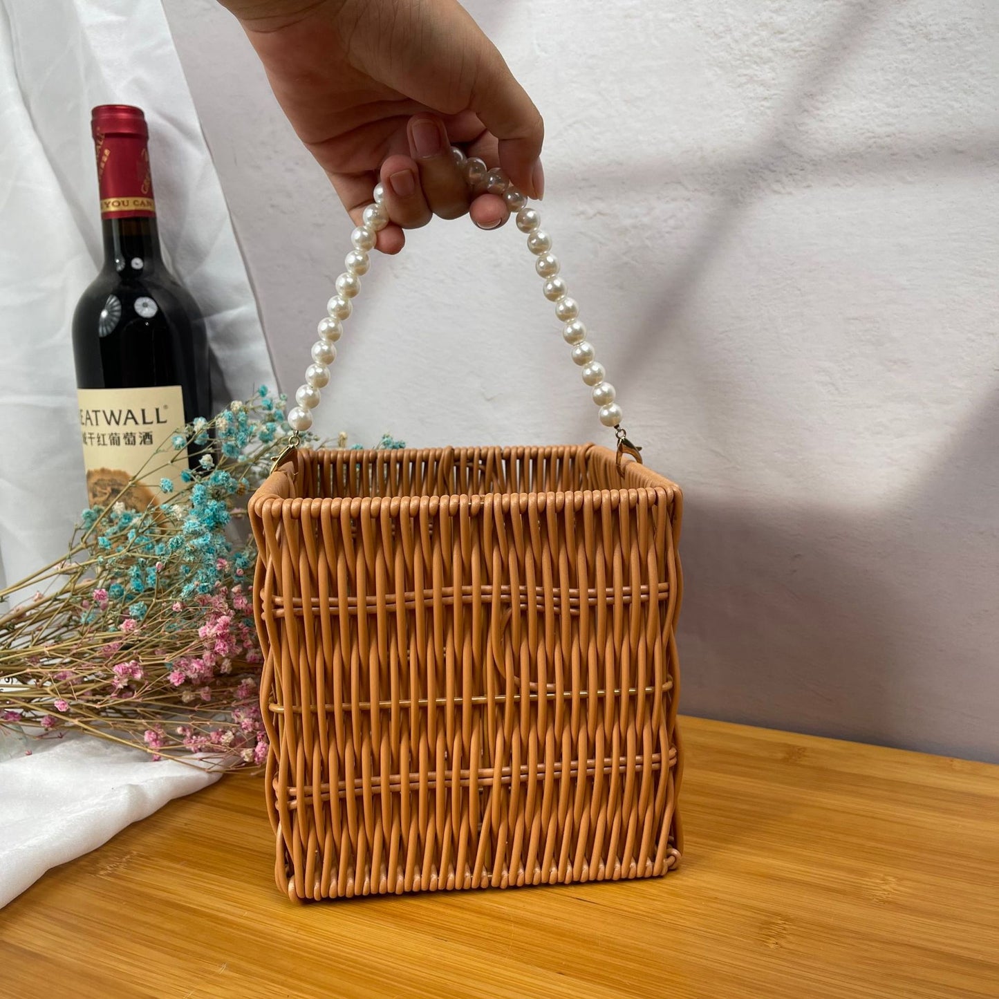Damen modischer Rattan-Behälter mit Perlenhenkel Brehn
