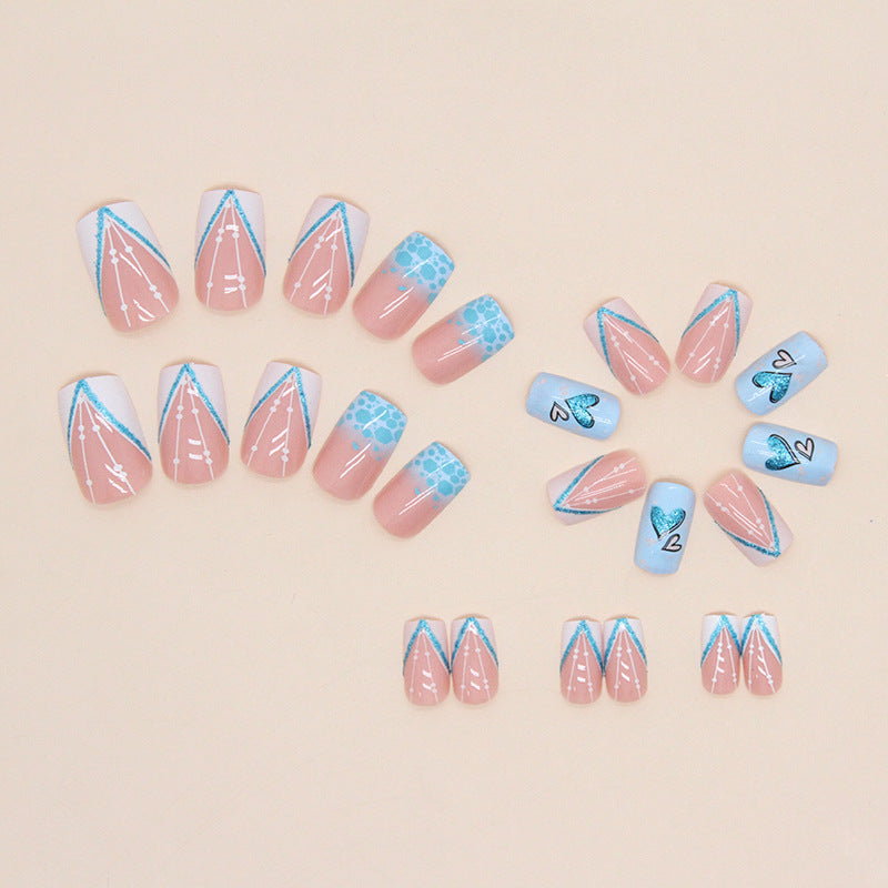 Herz-inspiriertes Press-On Nagelkunst-Set Brehn