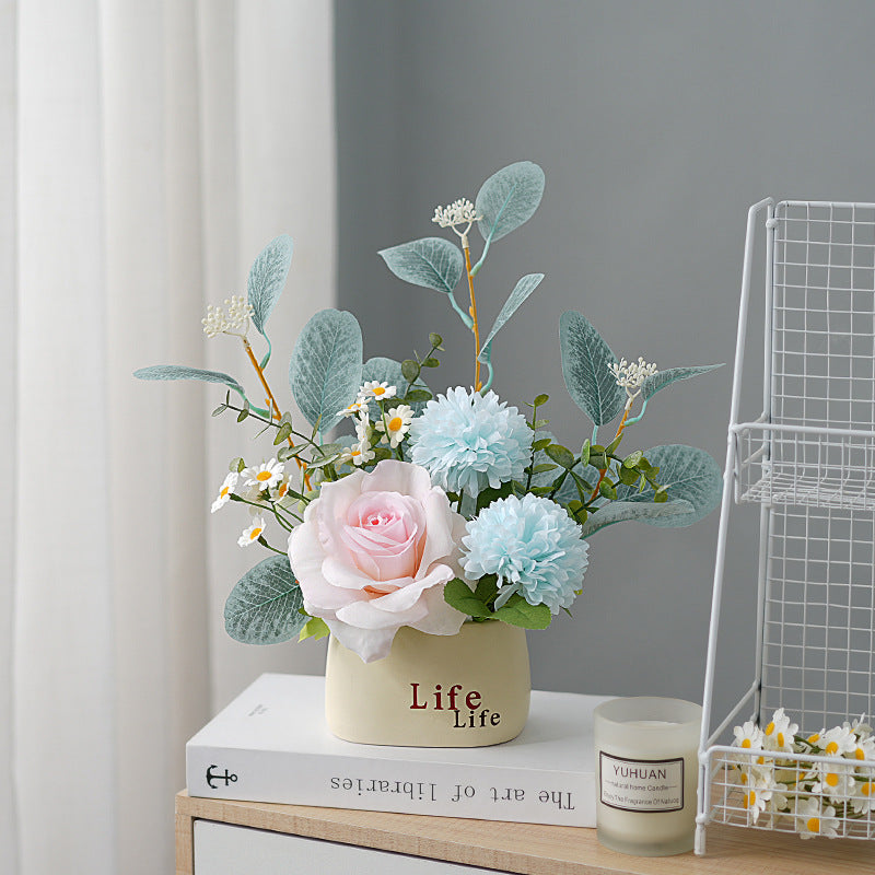 Dekorativer Blumenstrauß