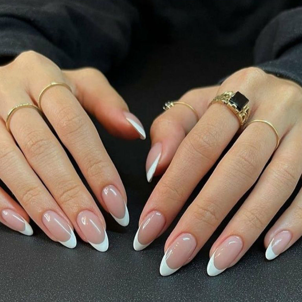Elegante French Maniküre Kunstnägel Brehn