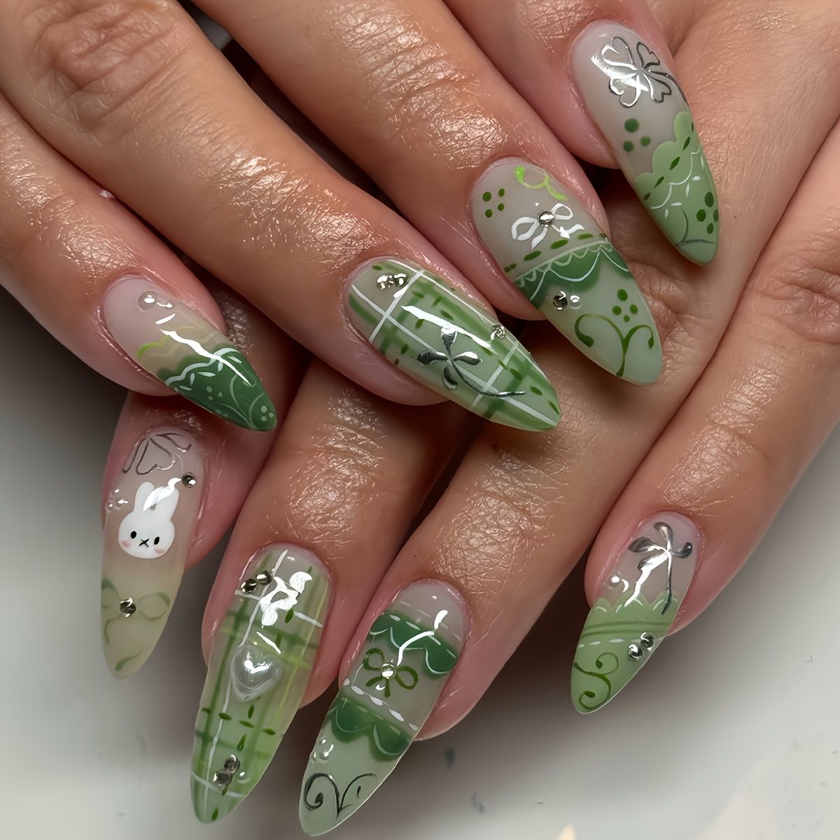 Glamouröse Glitzer Stiletto Nagelkunst Brehn