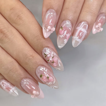 Kunstvolle Nagelverlängerungen mit floralem Design Brehn