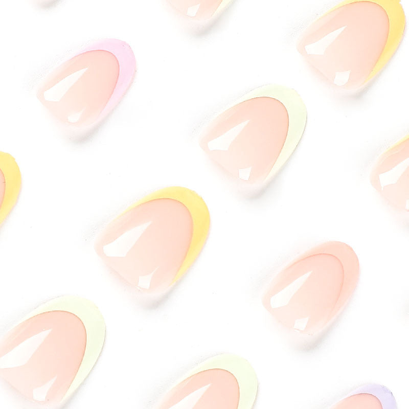 Kunstvolle Nagelverlängerungen mit elegante Farbverlauf und Glanz Brehn