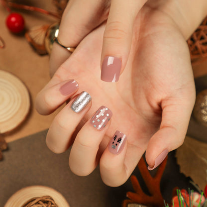 Kunstvolle Nagelverlängerungen mit Glitzer und Strassverzierungen Brehn