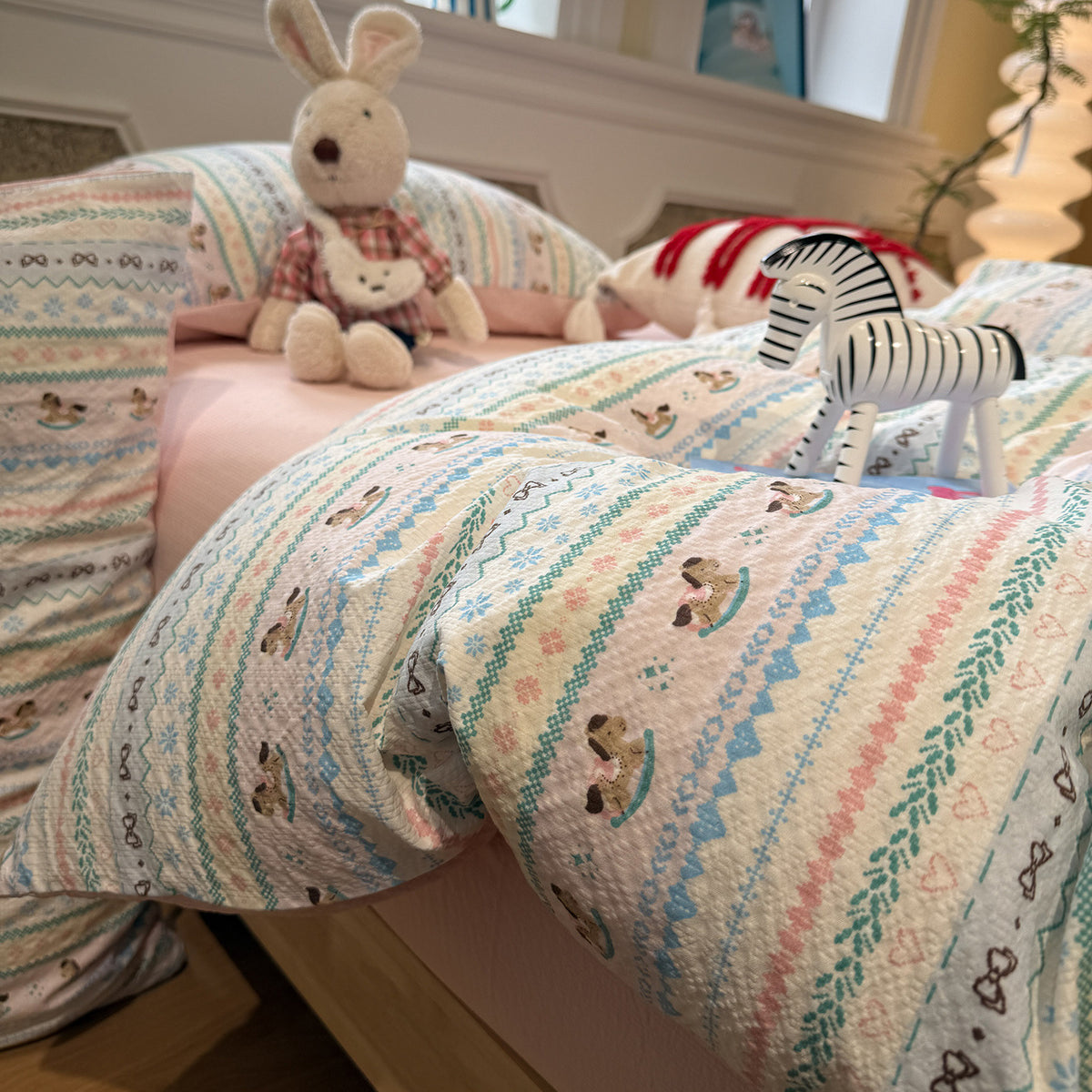 Gesteppte Baumwoll-Bettwäsche mit nordischem Rentier-Patchwork
