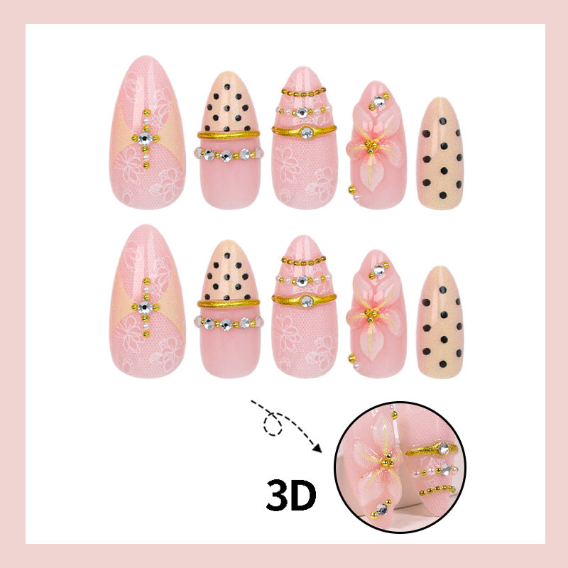 Kunstnagelset mit zarten Blumenmustern und eleganten Akzenten Brehn