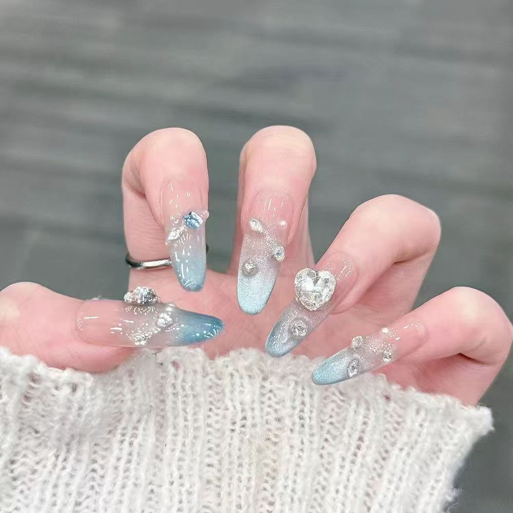 Glamouröse Nagelspitzen Brehn