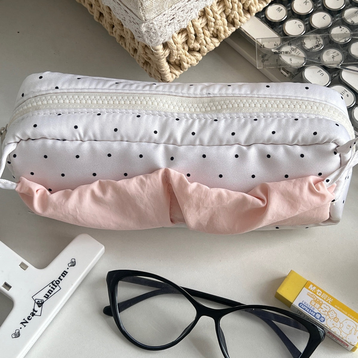 Stilvoller gepunkteter Bleistift-Organizer