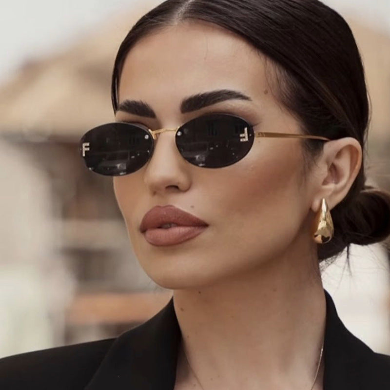 Damen modische Sonnenbrille mit eleganter, verspiegelter Gläserfront und filigranem Metallrahmen Brehn
