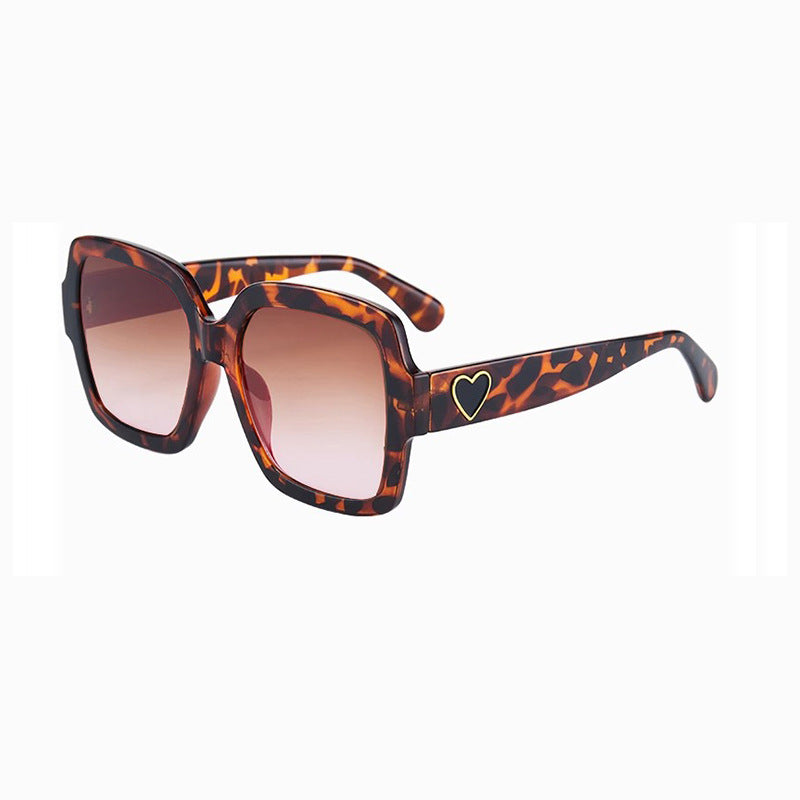 Damen Modische Sonnenbrille mit exklusivem Herz-Detail Brehn