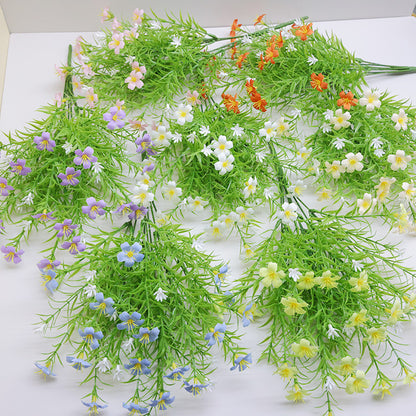 Lebensechter künstlicher Blumenstrauß
