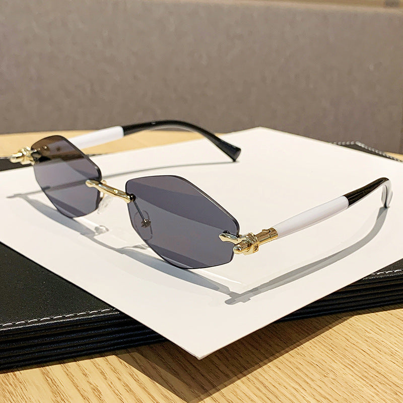 Damen futuristische Sonnenbrille mit übergroßem rechteckigem Rahmen Brehn