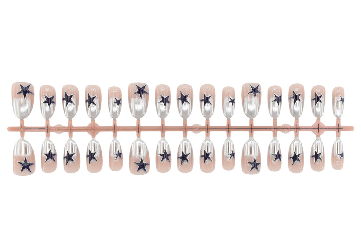 Kunstnagelset mit stilvollen Sternenmotiven Brehn