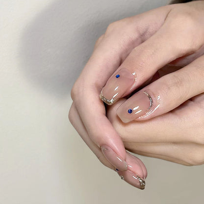 Elegantes Press-On-Nagelkunstset mit Glitzer und charmanten Akzenten Brehn