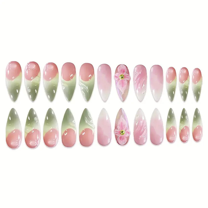 Künstlerische florale 3D Press-On Nagelkunst Brehn