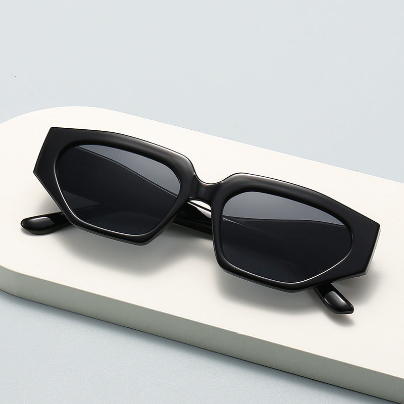 Damen Modische Sonnenbrille im innovativen polygonalen Design Brehn