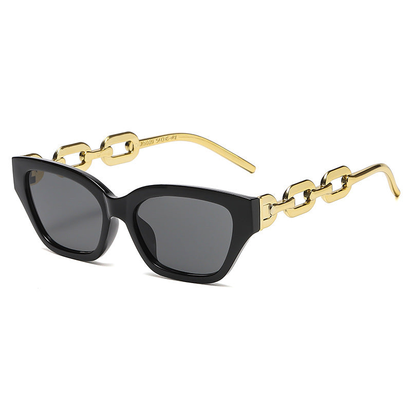 Luxe Fashion Katzenaugen-Sonnenbrille mit Statement-Kette Brehn
