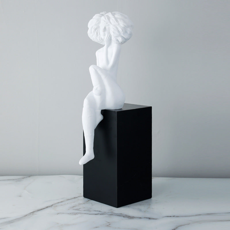 Künstlerische figurative Heimskulptur