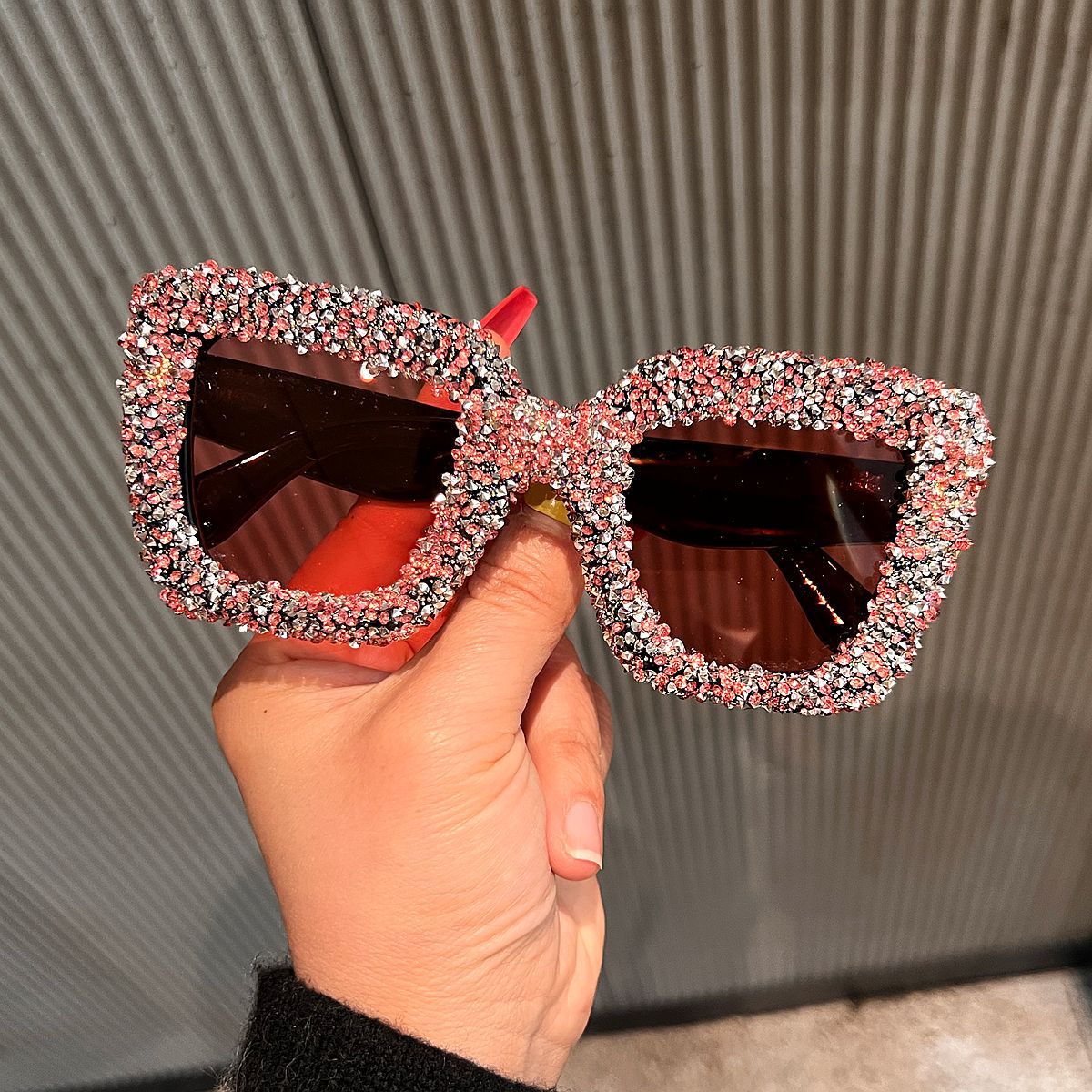 Damen Glamouröse Statement-Sonnenbrille mit funkelndem Strass-Besatz Brehn
