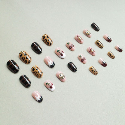 Künstlerisches Themen-Nagelkunst-Design-Kit