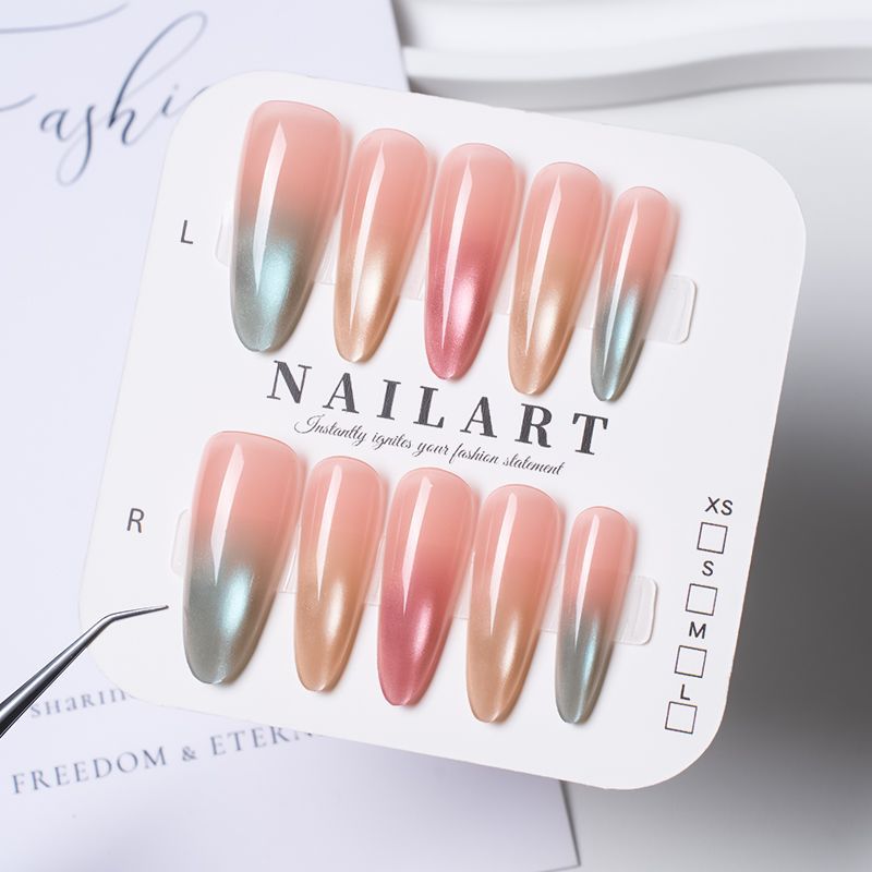 Künstlerisches Press-On-Nagelset mit einzigartigen Schleifenmotiven Brehn