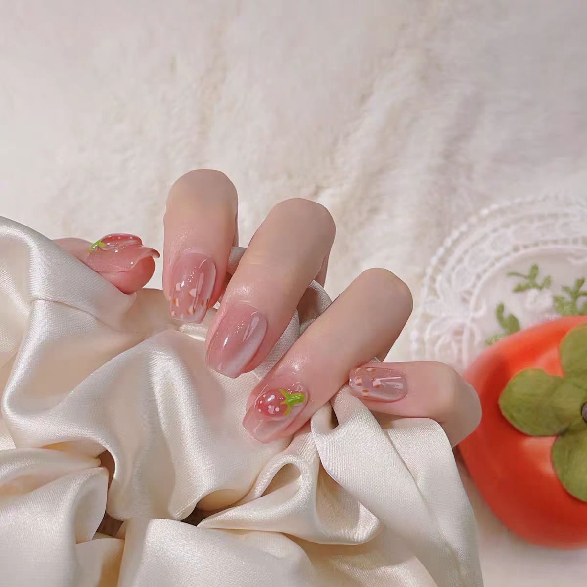 Elegantes Press-On-Nagelset mit glänzendem Finish Brehn