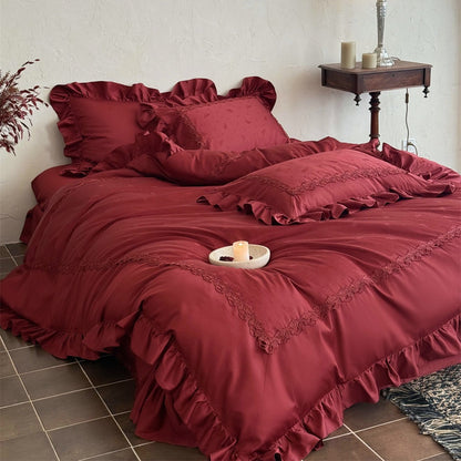 Luxuriöses Rüschendes Spitzenbettbezug-Set mit besticktem Wellenrand
