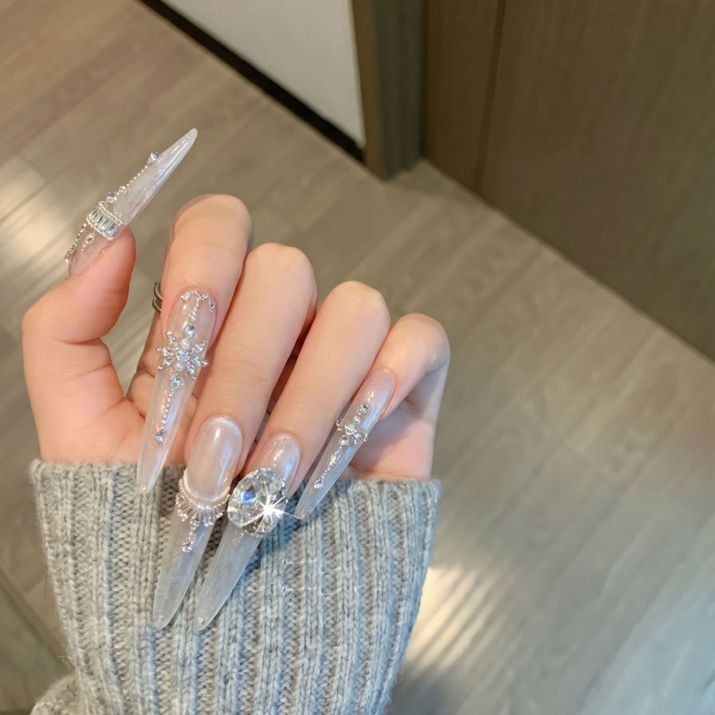 Premium mit Strass verziertes Press-On-Nagelset Brehn